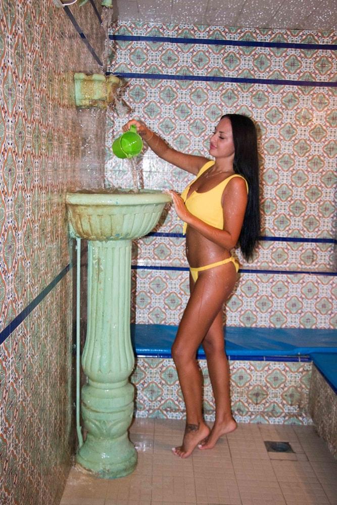 Hotel Dreams